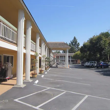 Caravelle Inn Extended Stay-3