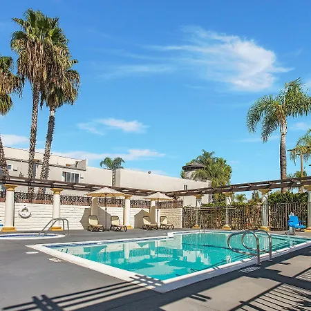 Stanford Inn & Suites Anaheim-2