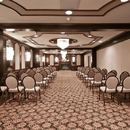 Chateau Lacombe Hotel-3