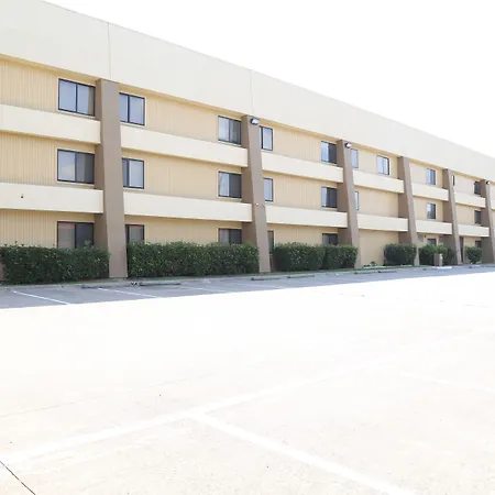 Baymont By Wyndham Plano-2