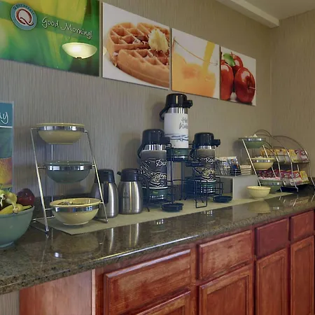 Quality Inn & Suites Clarksville-2