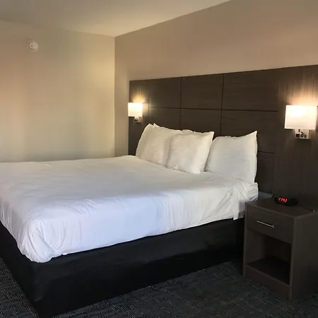 Days Inn & Suites By Wyndham Charleston Airport West-3