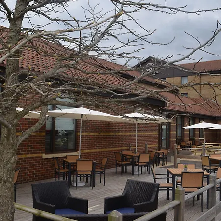 Doubletree By Hilton Swindon Hotel-3