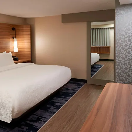 Fairfield Inn By Marriott Montreal Downtown-2