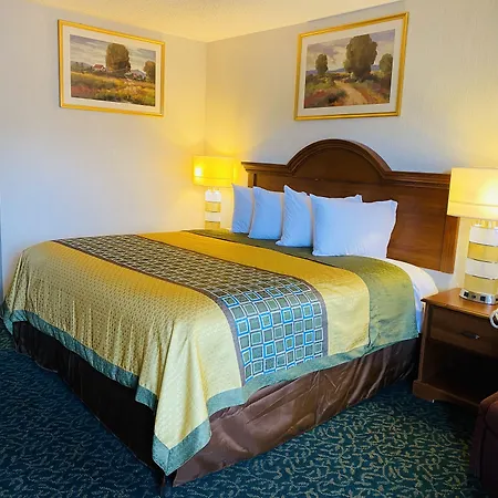 Harrisonville Inn & Suites-2