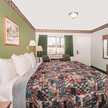 Knights Inn Ottawa-3