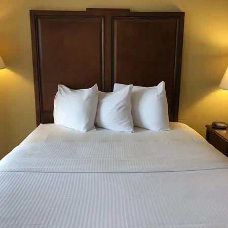 Days Inn By Wyndham Fort Walton Beach-3
