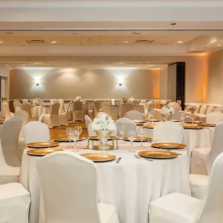 Sheraton Suites Market Center Dallas-3