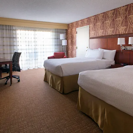 Courtyard By Marriott Pleasanton-3