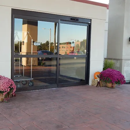 Best Western Plus Augusta Civic Center Inn-3