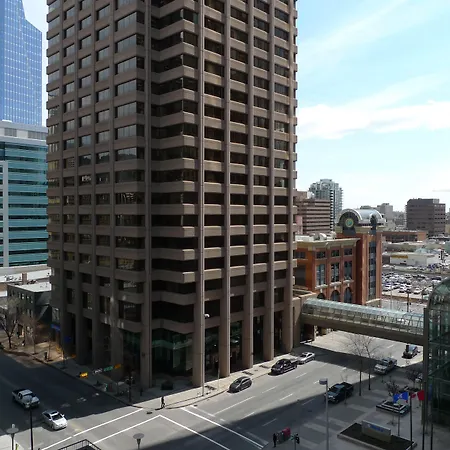 Ramada Plaza By Wyndham Calgary Downtown-3