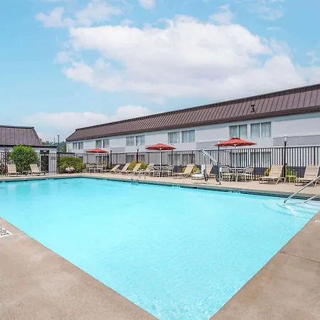 Best Western Plus Bridgeport Inn-3