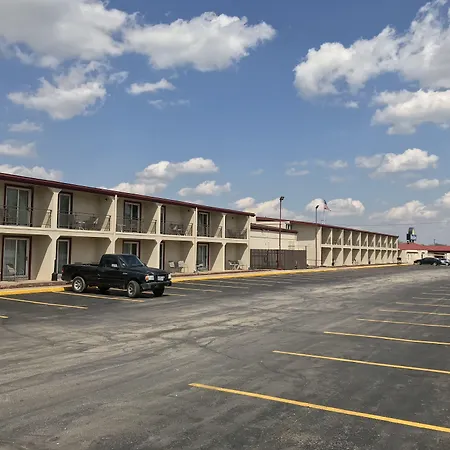 Days Inn By Wyndham Joplin-3