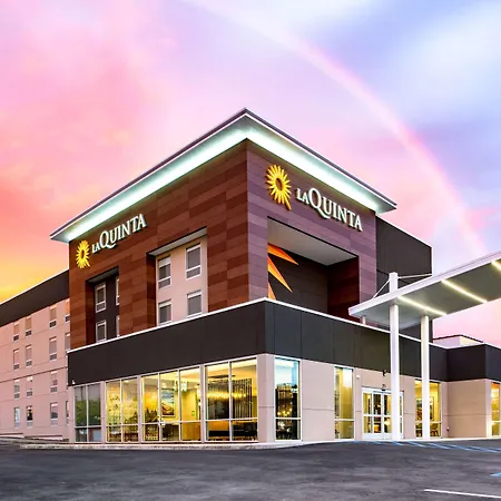 La Quinta Inn & Suites By Wyndham Spokane Downtown-2