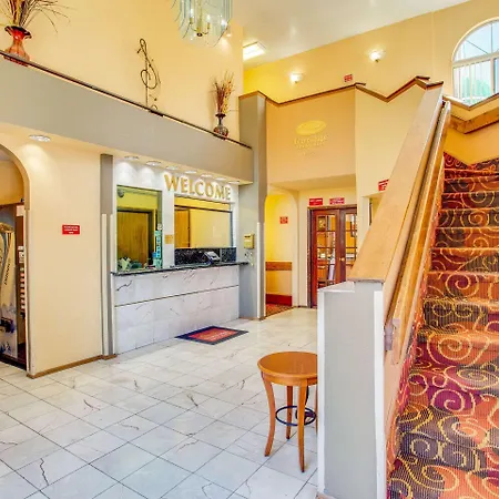 Econo Lodge Inn&Suites Albuquerque East I-40 Eubank Exit-2