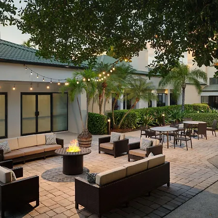 Courtyard Miami Airport West Doral-2