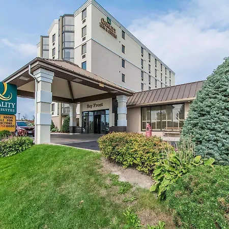 Quality Inn & Suites Bay Front-2