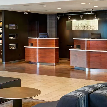Courtyard By Marriott Louisville East-2