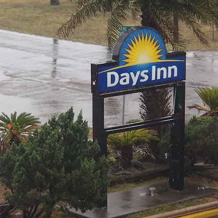 Days Inn By Wyndham Corpus Christi Beach-3