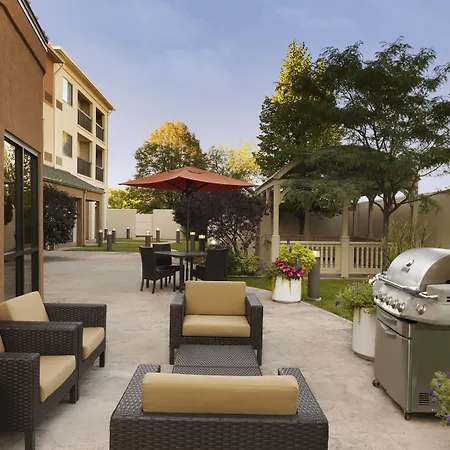 Courtyard By Marriott Peoria-3