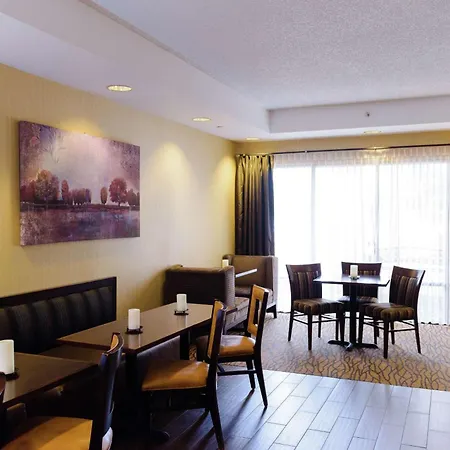 Hampton Inn Eau Claire-3