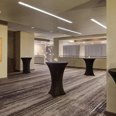 Doubletree By Hilton St. Paul, Mn-2