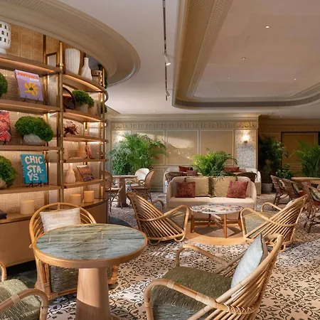 Island Shangri-La, Hong Kong-3