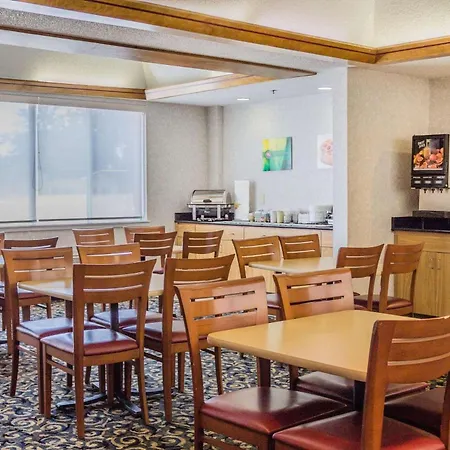 Quality Inn Port Clinton Waterfront-3