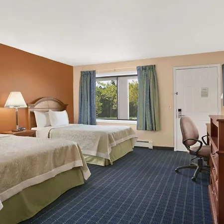 Days Inn By Wyndham Middletown-2