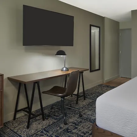Four Points By Sheraton Toronto Airport-3