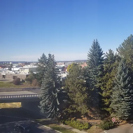 Ramada By Wyndham Downtown Spokane-3