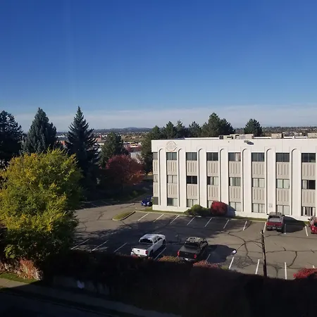 Ramada By Wyndham Downtown Spokane-3