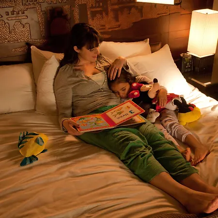 Disneyland Hotel-3