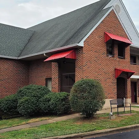 Red Roof Inn & Suites Cornelius - Lake Norman-2