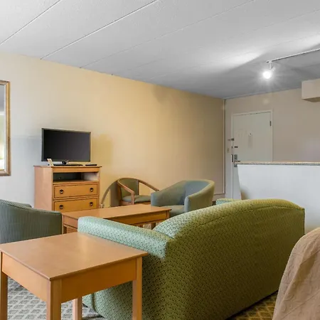 Quality Inn & Suites Fairview - Erie-3