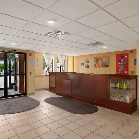 Days Inn By Wyndham Colchester Burlington-2
