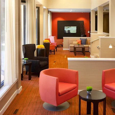 Courtyard By Marriott Bakersfield-3