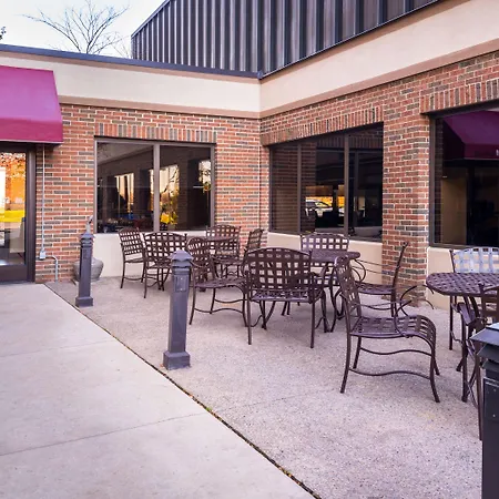 Holiday Inn Hotel & Suites Warren By Ihg-3