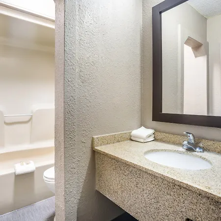 Red Roof Inn Detroit - Farmington Hills-3