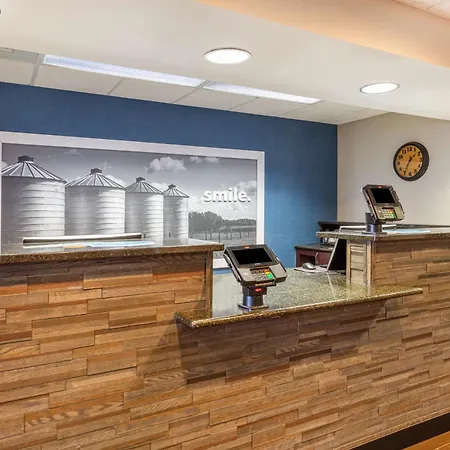 Hampton Inn Cedar Rapids-2