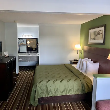 Quality Inn And Suites Macon-3