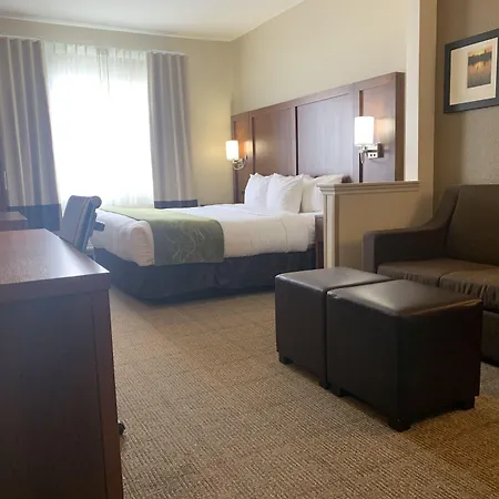 Comfort Suites Peoria I-74-3