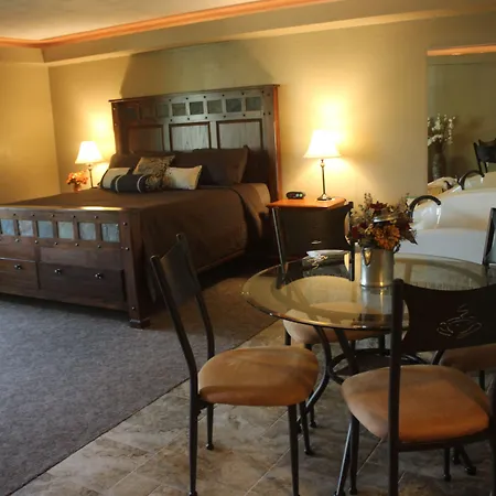 Shawano Four Seasons Resort-3