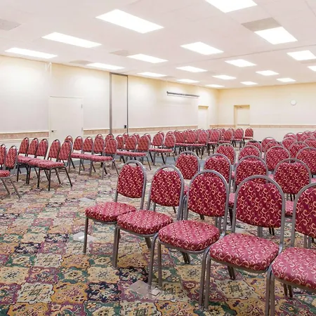 Ramada By Wyndham Edgewood Hotel & Conference Center-3