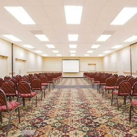 Ramada By Wyndham Edgewood Hotel & Conference Center-2