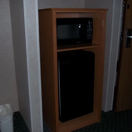 Baymont By Wyndham Waterloo-2