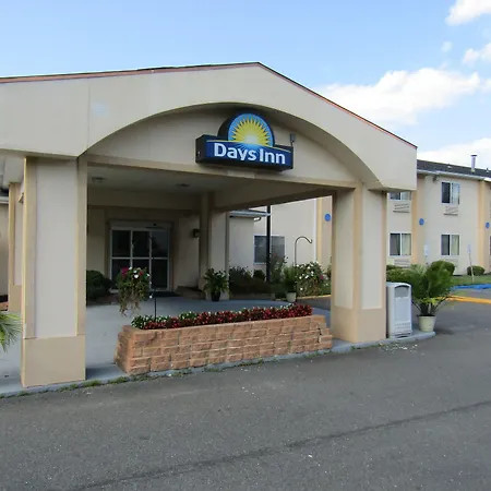 Days Inn By Wyndham Runnemede Philadelphia Area-3