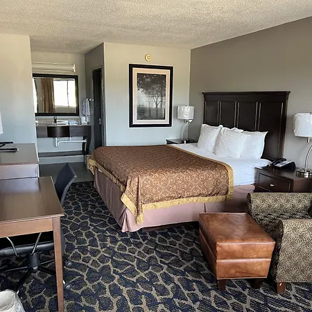 Greenlight Inn & Suites St James-3