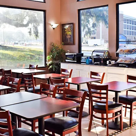 Howard Johnson By Wyndham Beaufort/Parris Island-3