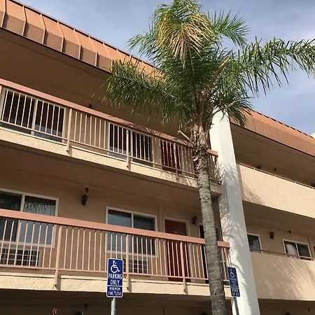 Days Inn By Wyndham Ontario Airport-2